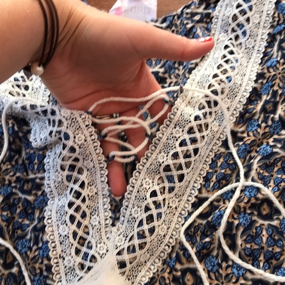 Boho tie-front top, size M - Picture 5 of 6